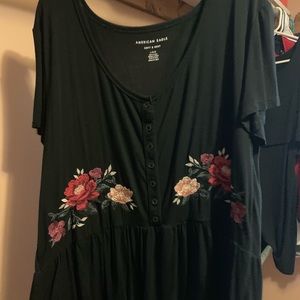 American Eagle dressy tee